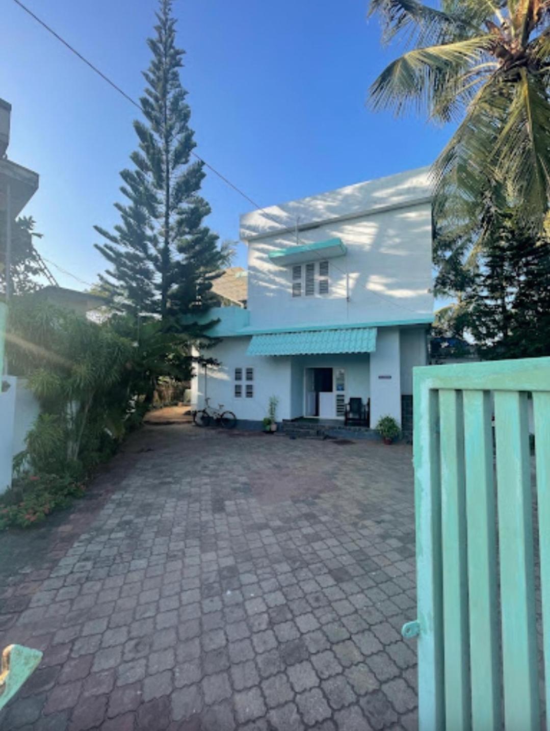 Sun N Tan Beach Home Stay Kannúr Kültér fotó